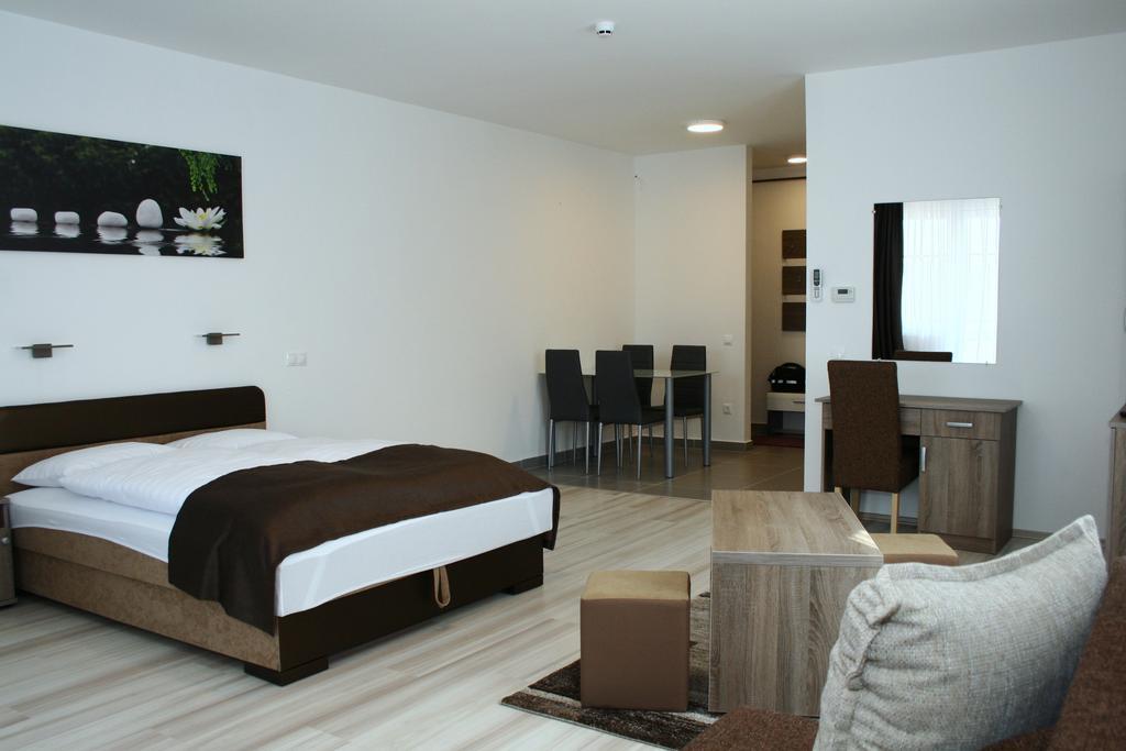 M&F Apartman Егерсалок Екстер'єр фото